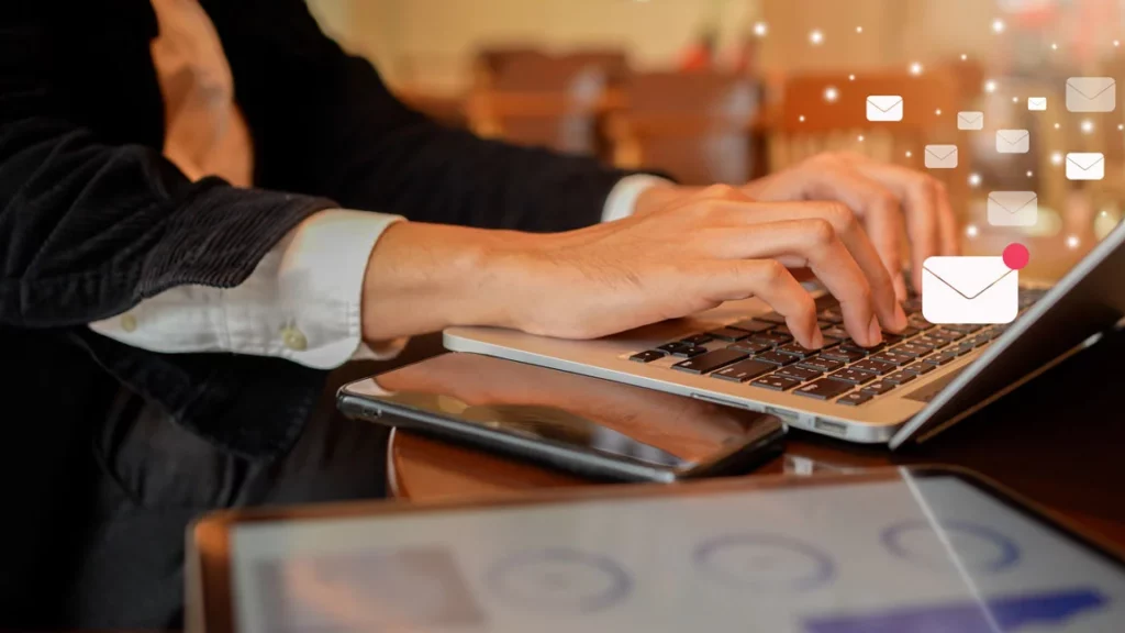 Recopilador de facturas por correo electrónico